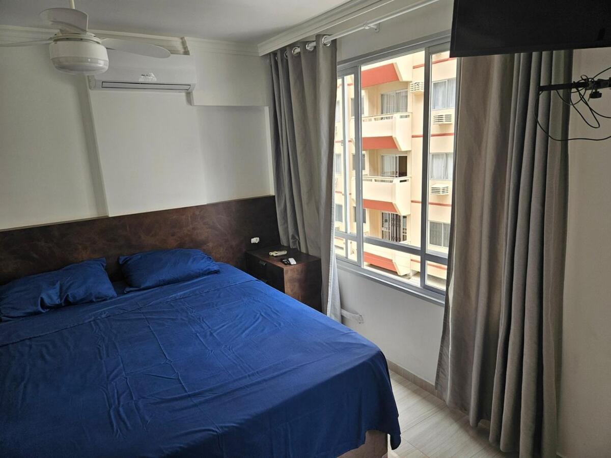 Ap 1 Dorm Centro, Bc, 300 M Do Mar * Balneario Camboriu
